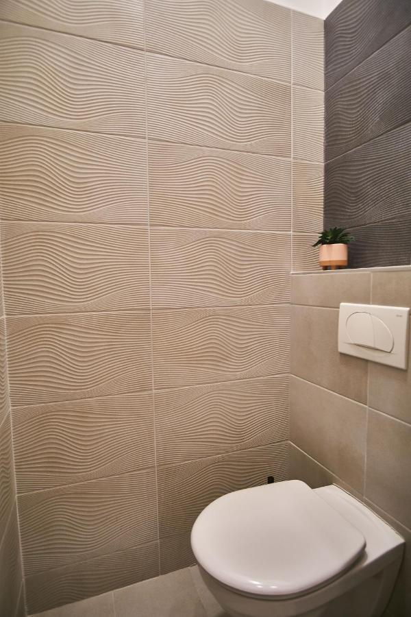 F4 Design Apartment- Budapest Luaran gambar